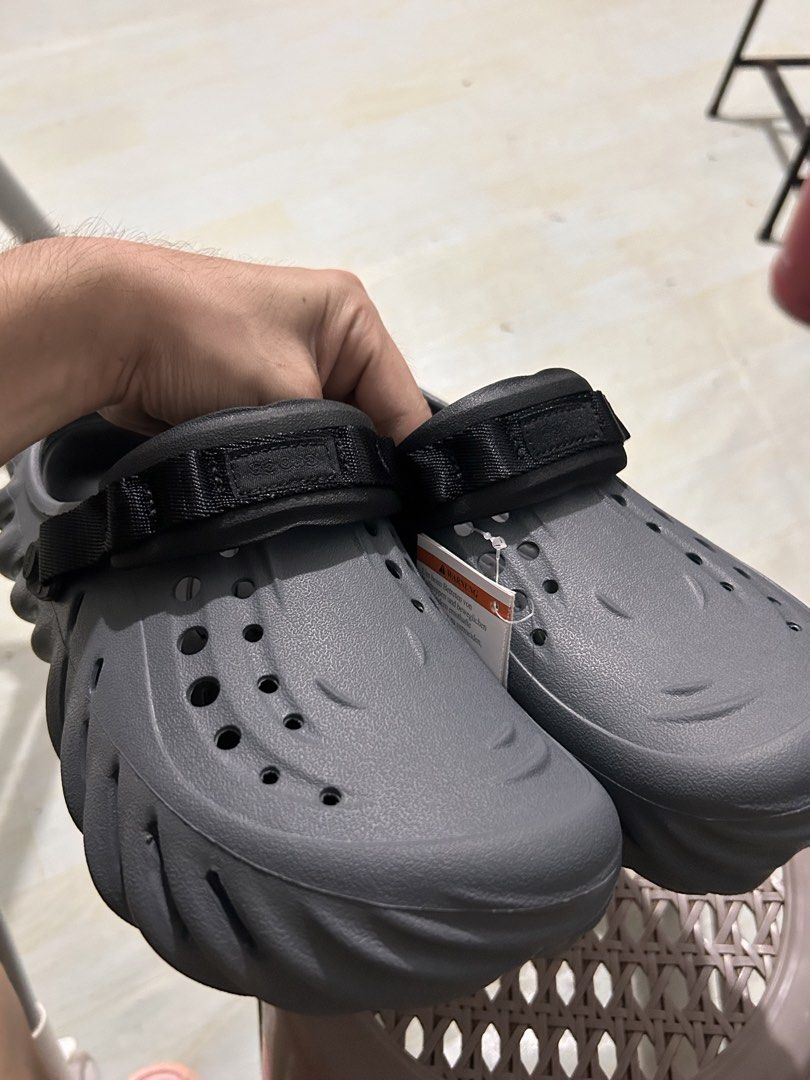 Crocs echo clog in Slate grey M10, M7 (Category: Slippers & Slides) located in Valenzuela. Submitted by julianjohn98 (Listing ID 1461286563, Image 3). Description: For sale Crocs echo clog Valenzuela Size available m10, m7.