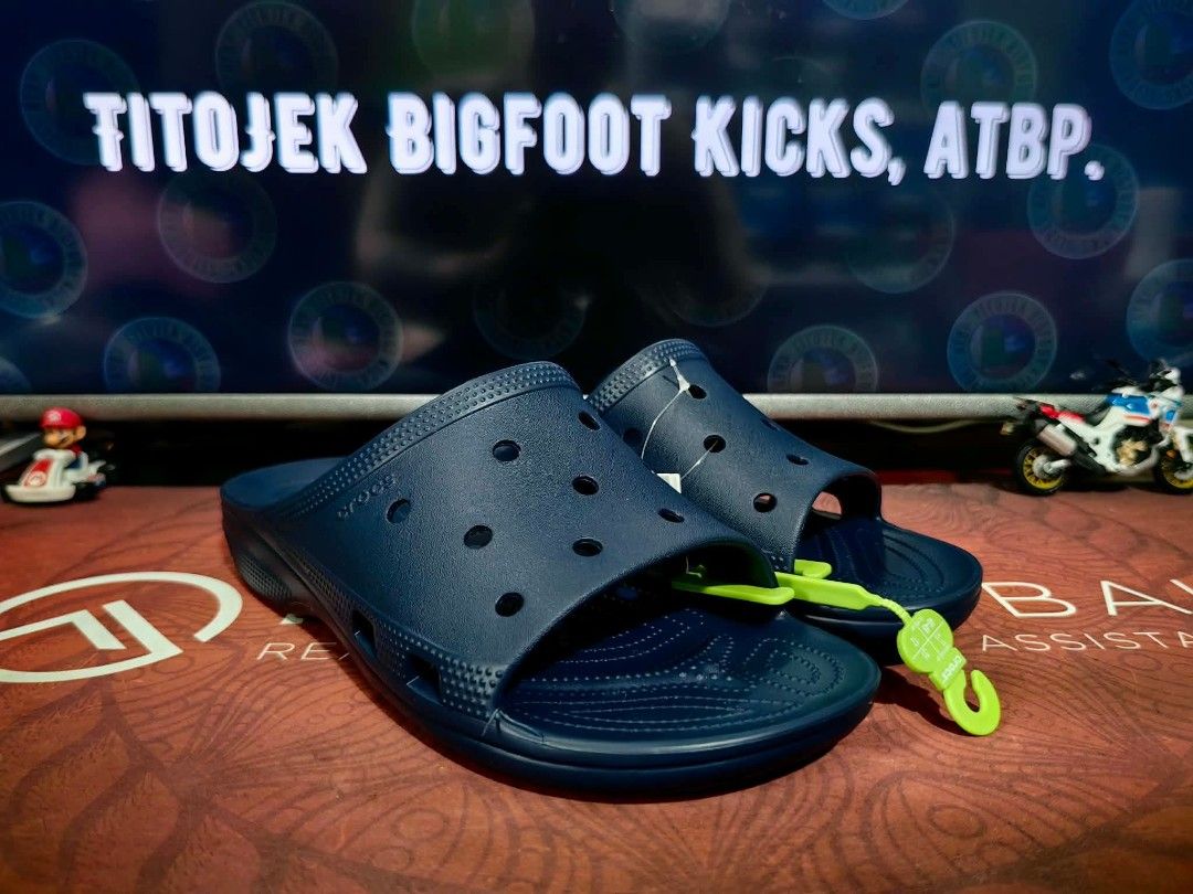 Crocs Saturday slide size 13 US (Category: Slippers & Slides) located in Pasig City. Submitted by titojek (Listing ID 1461171880, Image 1). Description: ⚠️ For sale only. 🔥 Brand new and legit Cr0cs Saturday slide (navy blue) size 13 US. 💵 1,600. Fixed price (2,245 SRP) 🛵 Lalamove or Grab ✈️ J&T and JRS (no rush shipping) 💳 Payment • Gcash or Security Bank ❌ Wala na akong meet up. ❌ Walang COD/COP. ❌ Walang Sh0pee checkout. 📍Pinagbuhatan, Pa