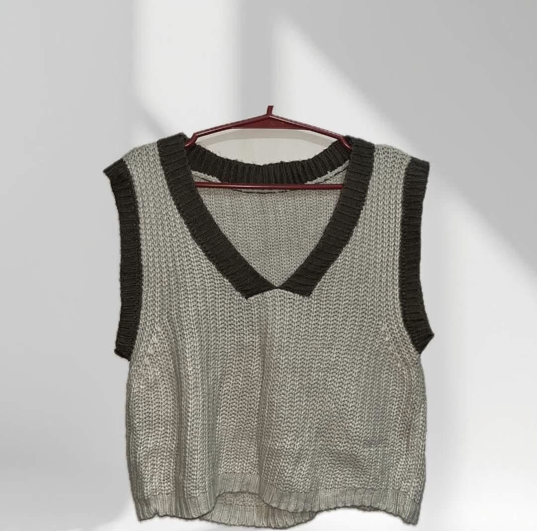 Cute Brown Knitted CropTop (Category: Coats, Jackets and Outerwear) located in Manila. Submitted by silasmomma42.0 (Listing ID 1461264669, Image 1). Description: .