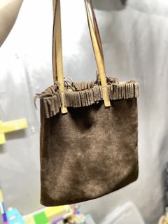 (Category: ) located in . Submitted by prelovedclotheskimukays (Listing ID 1461282538, Image 1). Description: .