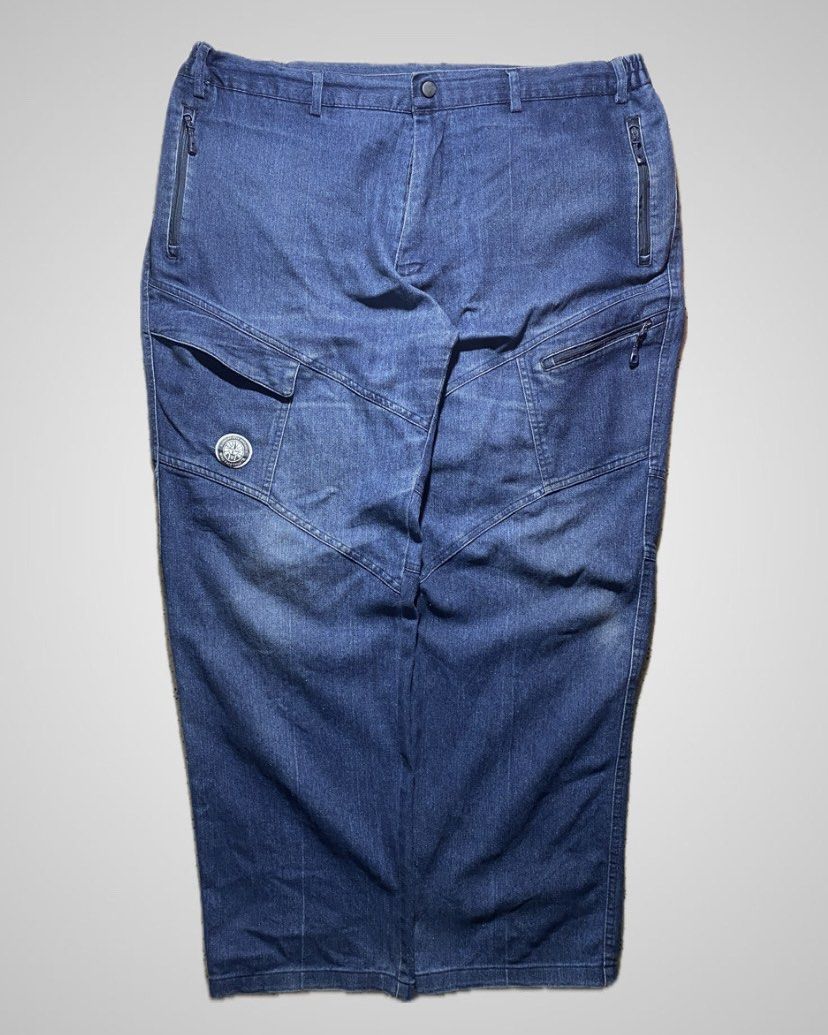 Blue Wash Baggy Pants (Category: Jeans) located in Nasipit. Submitted by yopey (Listing ID 1461297690, Image 1). Description: Dark Blue Wash Multi Pocket Cargo Baggy Jeans Pants Size: 38 Rise: 13 Thigh: 14 Leg Openning: 9.5 Price: 250.