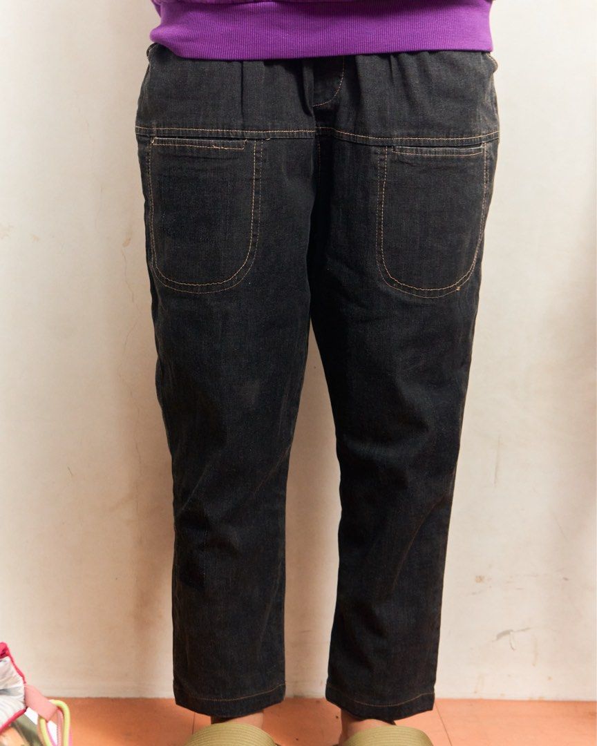 Dark Wash Carpenter Denim Jeans (Category: Jeans) located in Manila. Submitted by missalmon (Listing ID 1461257808, Image 1). Description: L: 33.5 inches W: 25.5 inches Cropped Carpenter Pants With Pockets Front and Back No Issue.