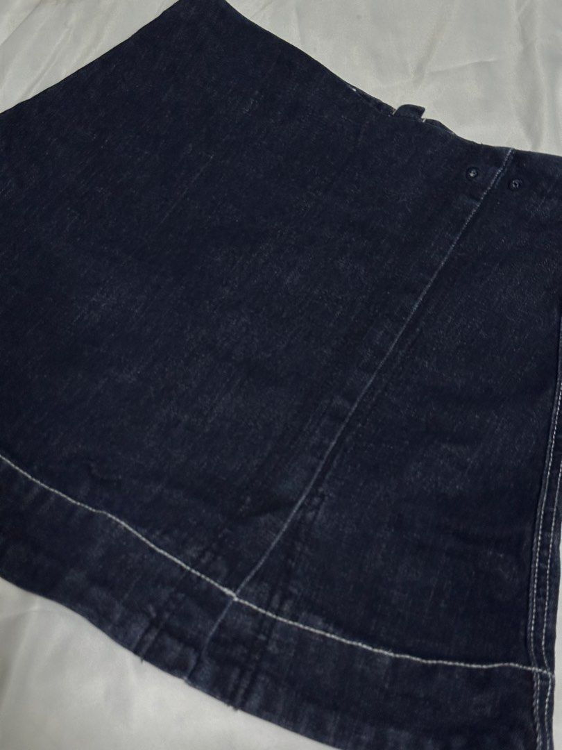 Dark washed Denim Skirt (Category: Skirts) located in Quezon City. Submitted by declutter.yna (Listing ID 1461268884, Image 3). Description: .