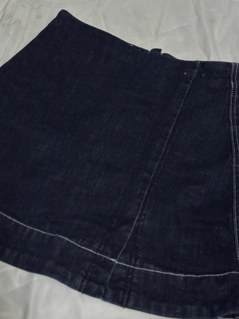 Dark washed Denim Skirt (Category: Skirts) located in Quezon City. Submitted by declutter.yna (Listing ID 1461268884, Image 2). Description: .
