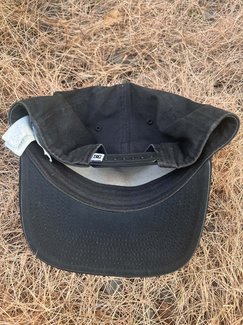 DC Brackers Snapback Cap (Category: Caps & Hats) located in Roxas City. Submitted by gothriftaholic (Listing ID 1461299647, Image 3). Description: Loc: Roxas, Capiz ( Visayas ) Good condition color rate 10/10 DM me.