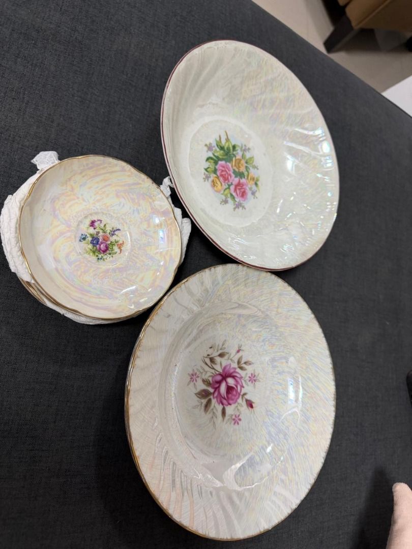 Decorative Floral Dinnerware (Bowl, Plate, Mini Plates) (Category: Dinnerware & Cutlery) located in Antipolo. Submitted by pennylane6972 (Listing ID 1461201563, Image 1). Description: Decorative Floral Dinnerware 🌷 Comes with: - 1pc Bowl - 2pcs Plates - 4pcs Mini Plates •⁠ ⁠Pre-loved / good condition •⁠ ⁠Unbranded / no maker marking •⁠ ⁠Not antique •⁠ ⁠Perfect for display, decor or collection We ship through: 🚚 Lalamove and J&T NOTE: Shipping/D
