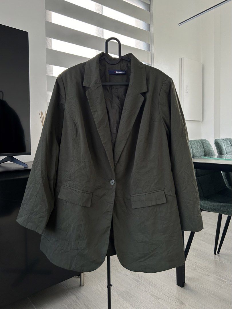 Denim 24/7 Olive Green Single Button Blazer ( (Category: Coats, Jackets and Outerwear) located in Dasmarinas. Submitted by sfclosetcleanup (Listing ID 1461145776, Image 1). Description: Denim 24/7 Dark Olive Green Casual Blazer (M) 17 x 30.
