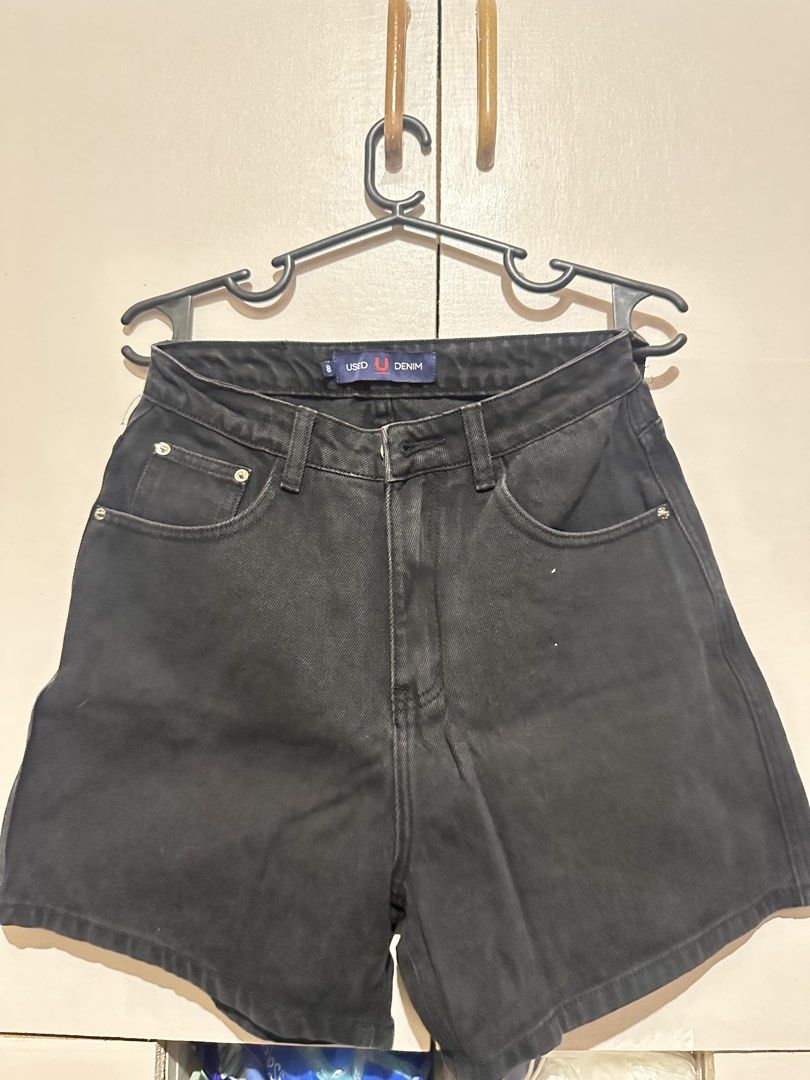 Denim shorts gray (Category: Shorts) located in Tandag. Submitted by kawaiispreloved (Listing ID 1461257267, Image 1). Description: Size 26.