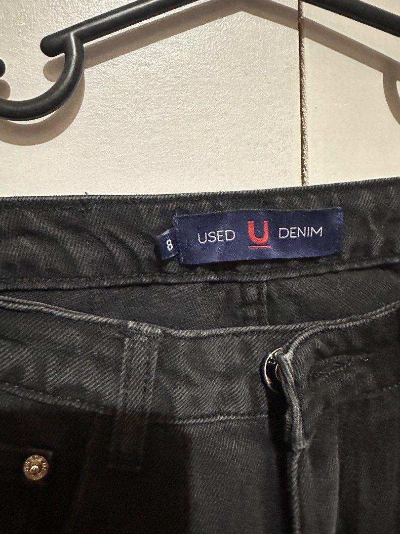 Denim shorts gray (Category: Shorts) located in Tandag. Submitted by kawaiispreloved (Listing ID 1461257267, Image 2). Description: Size 26.