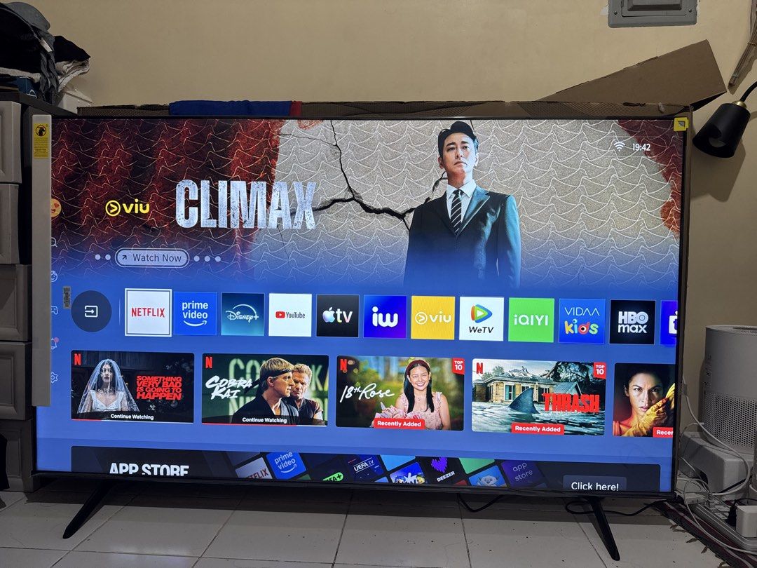 DEVANT '75 INCH LED, 4K ULTRA HD (Category: TV) located in Manila. Submitted by xdxssx (Listing ID 1461168138, Image 2). Description: FOR SALE: DEVANT '75 INCH LED, 4K ULTRA HD Key Specifications (75UHD206/75UHD205):✨ * Display: 75-inch LED, 4K Ultra HD (\(3840 \times 2160\) pixels), 60Hz * Imaging Technology: 4K AI Upscaler, HDR10, Dolby Vision * OS/Smart Features: VIDAA Operating System, VIDAA Voice Command, Content Sharing * Audio: 15W + 15W s
