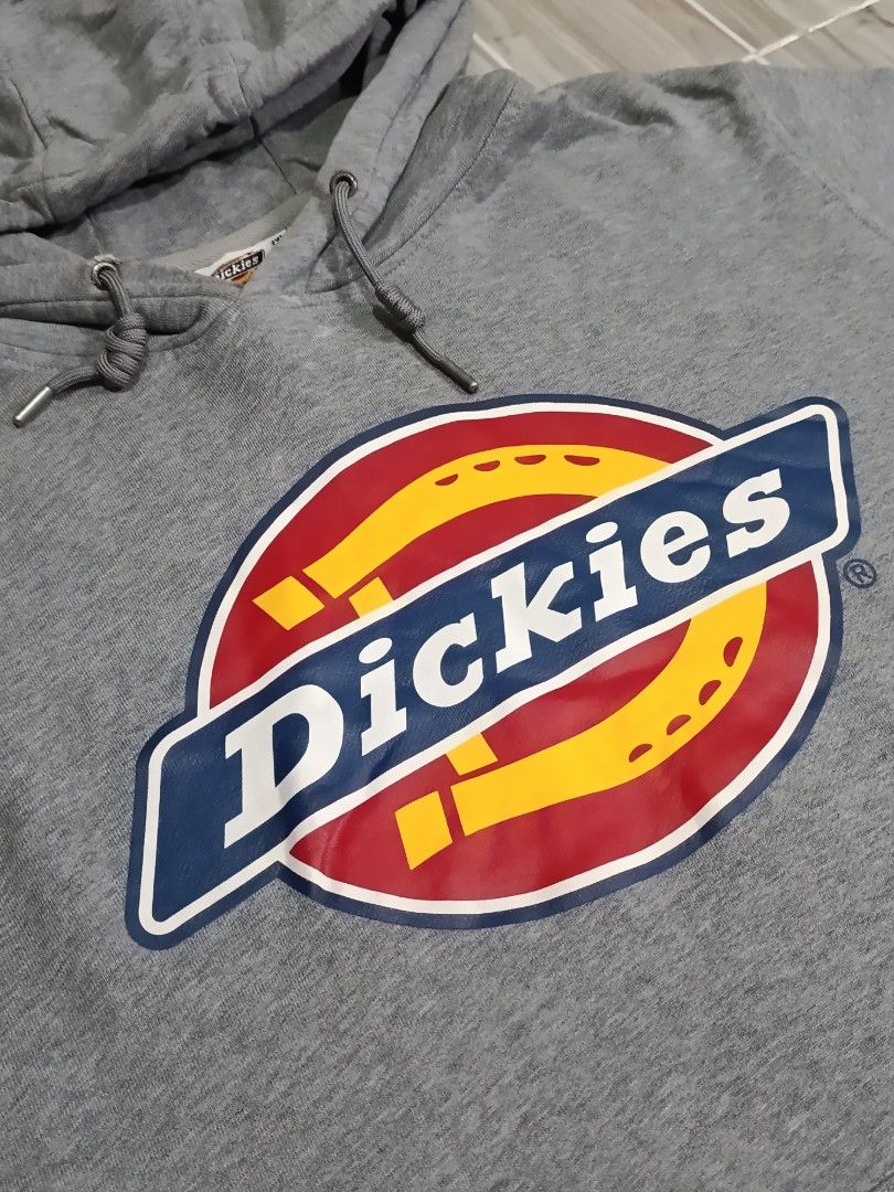 DICKIES OG LOGO HOODIE JACKET (freeshipping) (Category: Coats, Jackets and Outerwear) located in Quezon City. Submitted by gyl-stop (Listing ID 1461128937, Image 2). Description: free shipping heavy cotton 25 x 29 very good condi cr: 9.5/10 issue: distress sa ribbings and dun sa lace hole.
