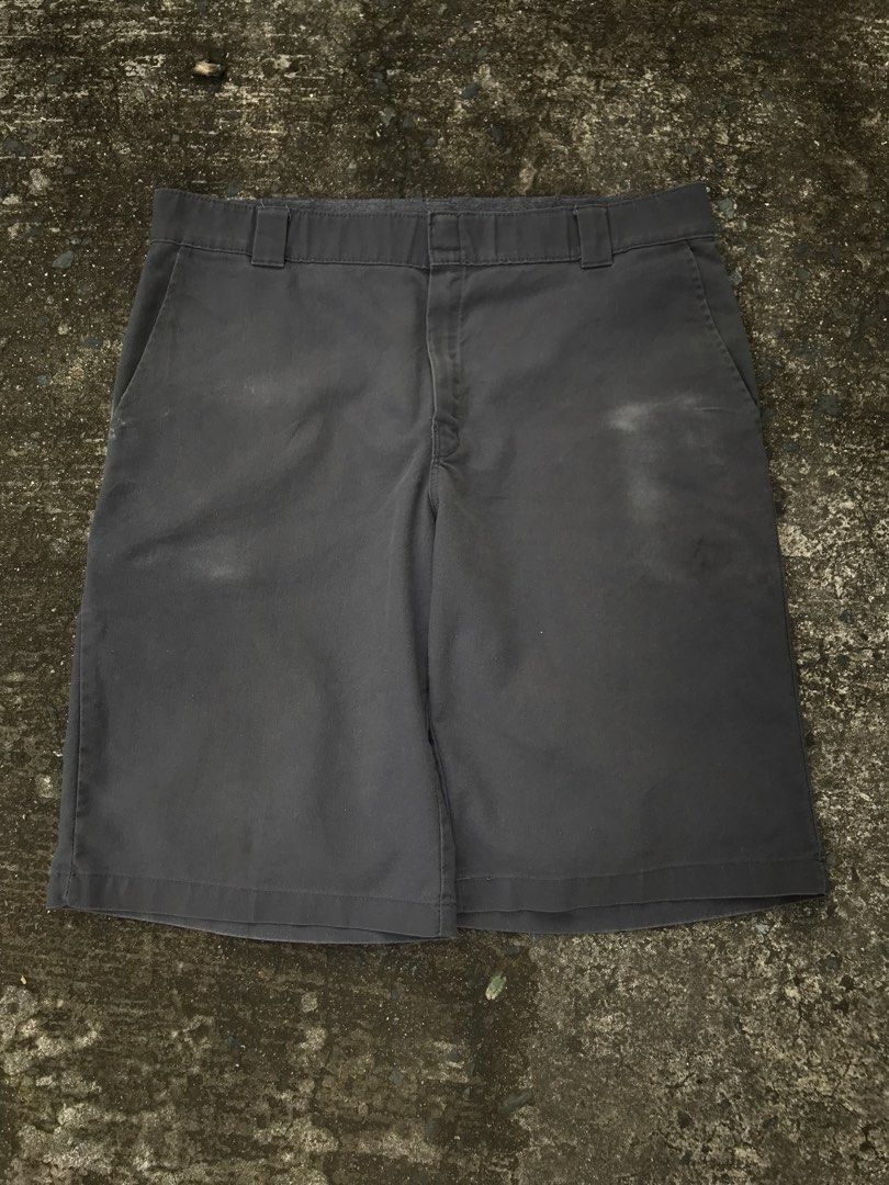 DICKIES SHORTS (GREY) (Category: Shorts) located in Imus. Submitted by chararatzx. (Listing ID 1461195714, Image 2). Description: VERY GOOD CONDITION COLOR RATE 9.7/10 MINOR FLAWS: (MINOR FADING) HINDI MASYADO SIGHTED SA PERSONAL THE REST SOBRANG GOOD PA W38 L25 THIGH15 LEG HOLE 12.