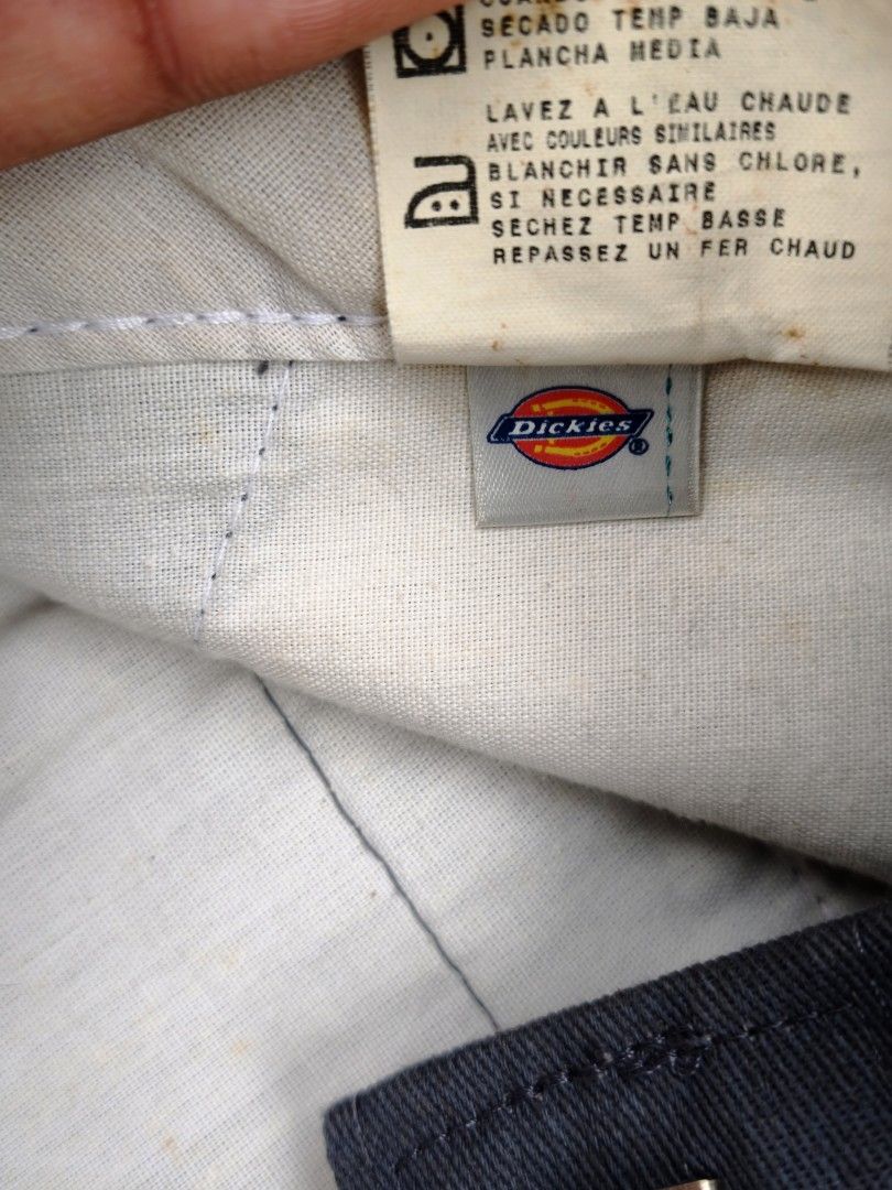 Dickies Work Shorts charcoal Grey (Category: Shorts) located in Manila. Submitted by zolid_finds (Listing ID 1461152547, Image 2). Description: - Classic Dickies work shorts - Dark grey color - Durable fabric, built to last - Iconic Dickies logo patch - Multiple pockets for practicality - Great for everyday wear or work.