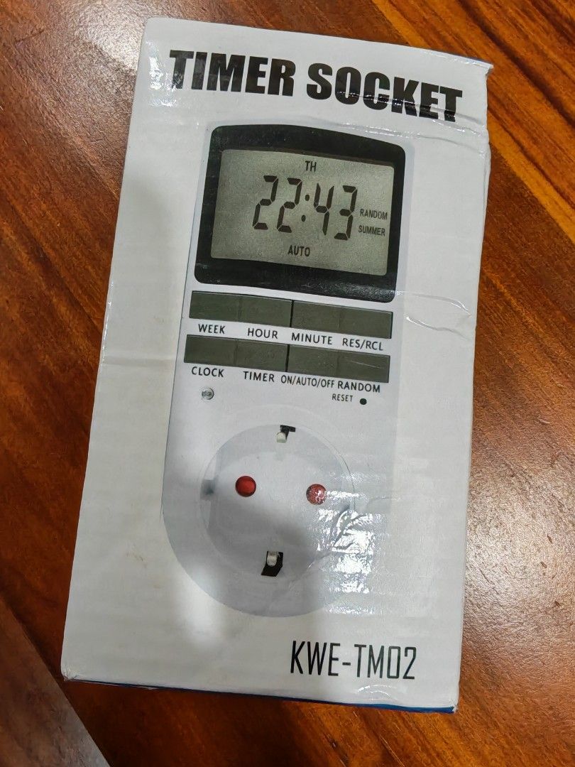 Digital & Mechanical Timer Plug (Category: Electrical, Adaptors & Sockets) located in Singapore. Submitted by twosy (Listing ID 1461228463, Image 3). Description: Bought these 2 different types of timer plugs for my parents, but they didn't have any use for it. 1 for $8 Take both for $12.