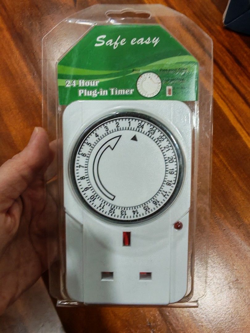 Digital & Mechanical Timer Plug (Category: Electrical, Adaptors & Sockets) located in Singapore. Submitted by twosy (Listing ID 1461228463, Image 1). Description: Bought these 2 different types of timer plugs for my parents, but they didn't have any use for it. 1 for $8 Take both for $12.