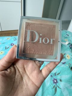 (Category: ) located in . Submitted by makeupcloset2025 (Listing ID 1461235690, Image 1). Description: .