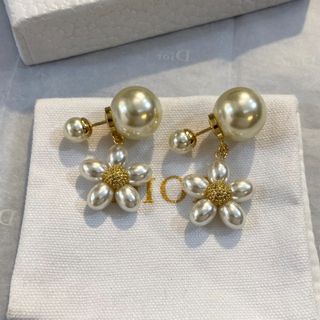 (Category: ) located in . Submitted by lunea.jewelry (Listing ID 1461237009, Image 1). Description: .