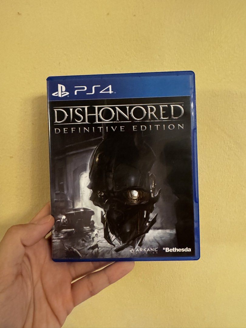 Dishonored Definitive Edition PS4 Game (Category: PlayStation) located in Pasig City. Submitted by itsyaboyjed (Listing ID 1461167720, Image 1). Description: - Dishonored Definitive Edition for PS4 - Includes game disc and case - Explore a unique world - Master supernatural abilities - Perfect for stealth and action game fans.