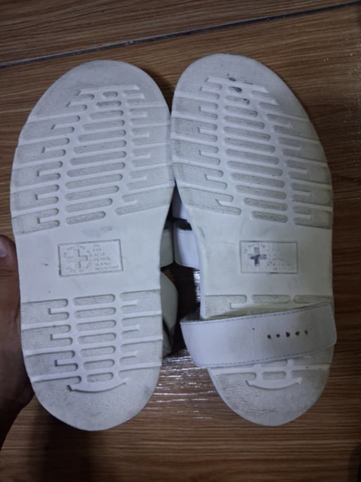 DMs (Category: Slippers and slides) located in Koronadal. Submitted by glads08089 (Listing ID 1461237791, Image 3). Description: DR Martens size 37 uni sex.