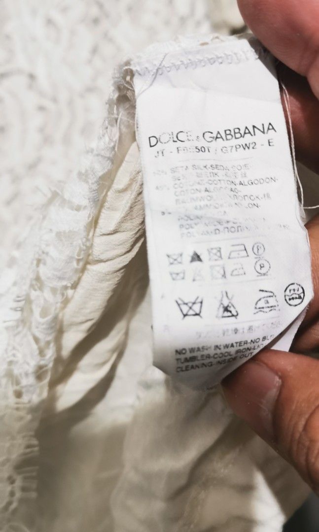 Dolce and Gabbana blouse (Category: Blouses) located in San Jose. Submitted by thrift_ni_sir (Listing ID 1461239503, Image 3). Description: Excellent condition MOD j&t Add shipping fee MOP gcash.