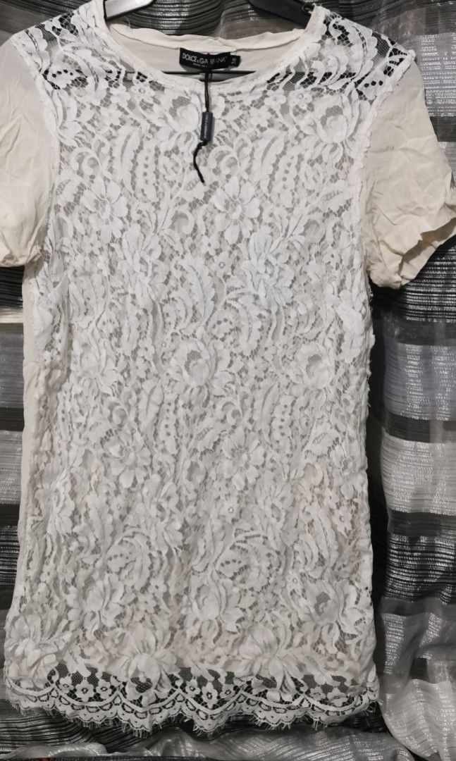 Dolce and Gabbana blouse (Category: Blouses) located in San Jose. Submitted by thrift_ni_sir (Listing ID 1461239503, Image 2). Description: Excellent condition MOD j&t Add shipping fee MOP gcash.