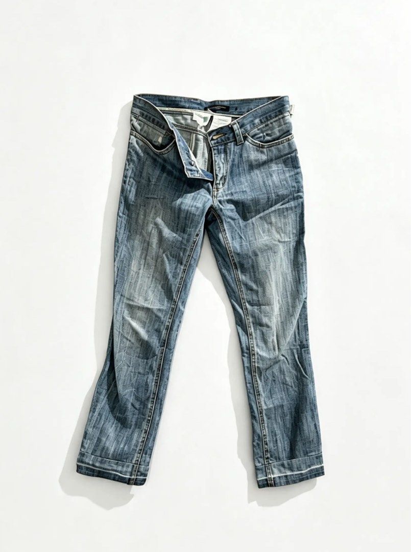 DOLCE GABBANA (Category: Jeans) located in Davao. Submitted by sart0ria85 (Listing ID 1461268356, Image 1). Description: - Authentic Dolce & Gabbana Men's Jeans in 100% COTTON - Light blue wash with distressed detailing MADE IN ITALY 🇮🇹 - Size 48/XXLARGE/ SIZE 14 VERY GOOD CONDITION (88/100) .