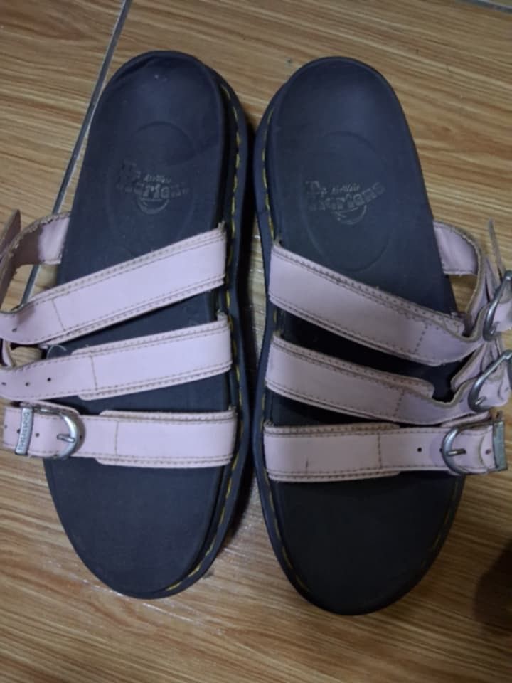 Dr martens sandal (Category: Slippers and slides) located in Koronadal. Submitted by glads08089 (Listing ID 1461236473, Image 1). Description: Dr martens sandal size 39 in tag.