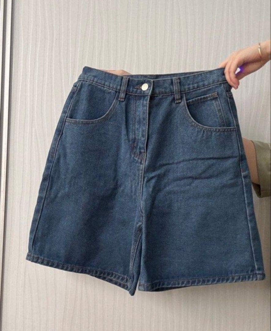 Plains and Prints Denim Shorts (Category: Shorts) located in Manila. Submitted by mariakelouise (Listing ID 1461267679, Image 1). Description: - Cute denim shorts from DVM Studios x raxenne - Classic blue denim color - Features beautiful embroided kingfisher and flower design on back pocket - Size S (28) - Original tags attached.