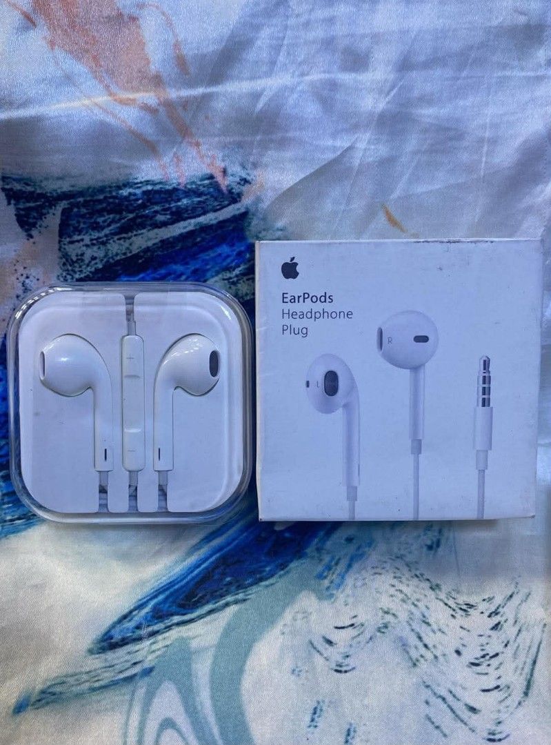 Earphone jack type (Category: Earphones) located in Manila. Submitted by milasgadgetph (Listing ID 1461274561, Image 1). Description: .