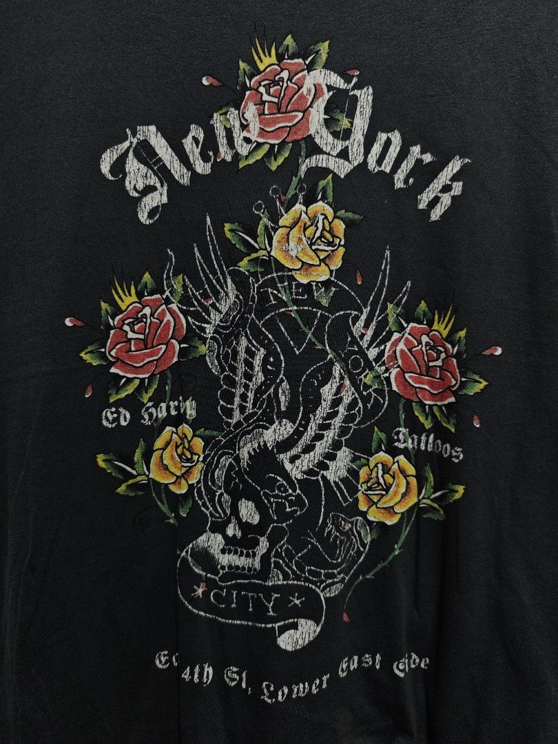 Ed Hardy New York T (Category: Luxury Apparel) located in Bulacan. Submitted by pzj_thrift (Listing ID 1461163019, Image 2). Description: L 24 W 20.5 Condition 9/10 Color rate 9/10 No issue .