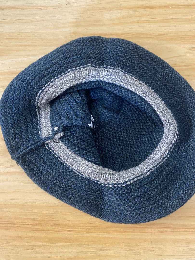 Elle knit bucket hat M/L (Category: Hats & Beanies) located in Baguio. Submitted by buyforless_2600 (Listing ID 1461251714, Image 2). Description: .