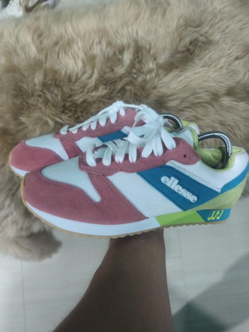 Ellesse retro-style sneakers (Category: Sneakers) located in Manila. Submitted by fel0230 (Listing ID 1461287927, Image 1). Description: like new condition..