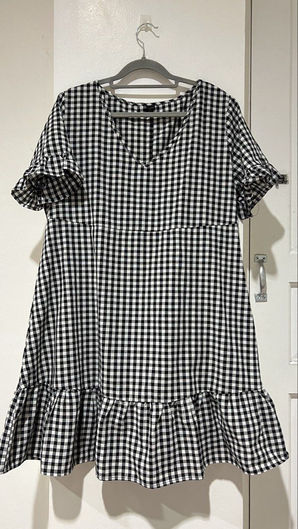 Emery Rose Ruffled Dress (Category: Dresses) located in Cebu City. Submitted by fromreggg (Listing ID 1461129631, Image 1). Description: Emery Rose Ruffled Dress XL on tag Fits M-XL P300.