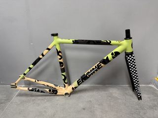 （分類：）位於 。 由 schleckk 提交（商品編號 1461223050，圖片 1）。簡介： 。