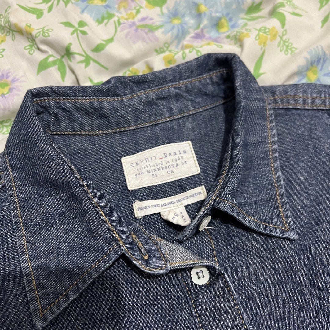 Esprit Denim Ombre Long Sleeves (Category: Longsleeves) located in Marikina City. Submitted by prelovedbydee. (Listing ID 1461287380, Image 2). Description: - denim blue fading to white - button-up front - chest pocket - tag size: s-m can negotiate ☺️.