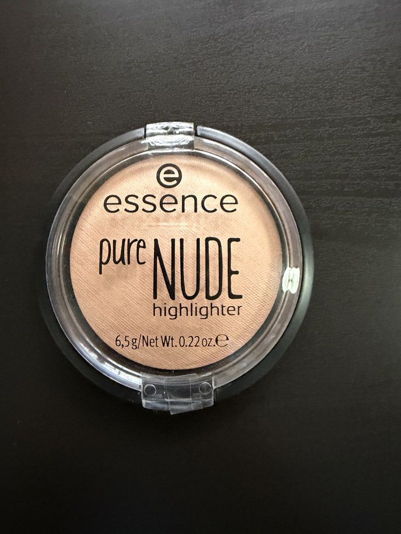 Essence Pure Nude Highlighter (Category: Makeup) located in Binan City. Submitted by lv510 (Listing ID 1461216002, Image 1). Description: New. Still sealed. RFS: need to use my older highlighters .