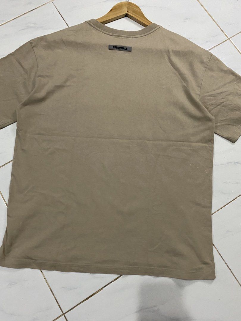 ESSENTIALS (Category: Tshirts & Polo Shirts ) located in Rizal. Submitted by thrift.cartel (Listing ID 1461300400, Image 3). Description: CUT SIZE TAG.