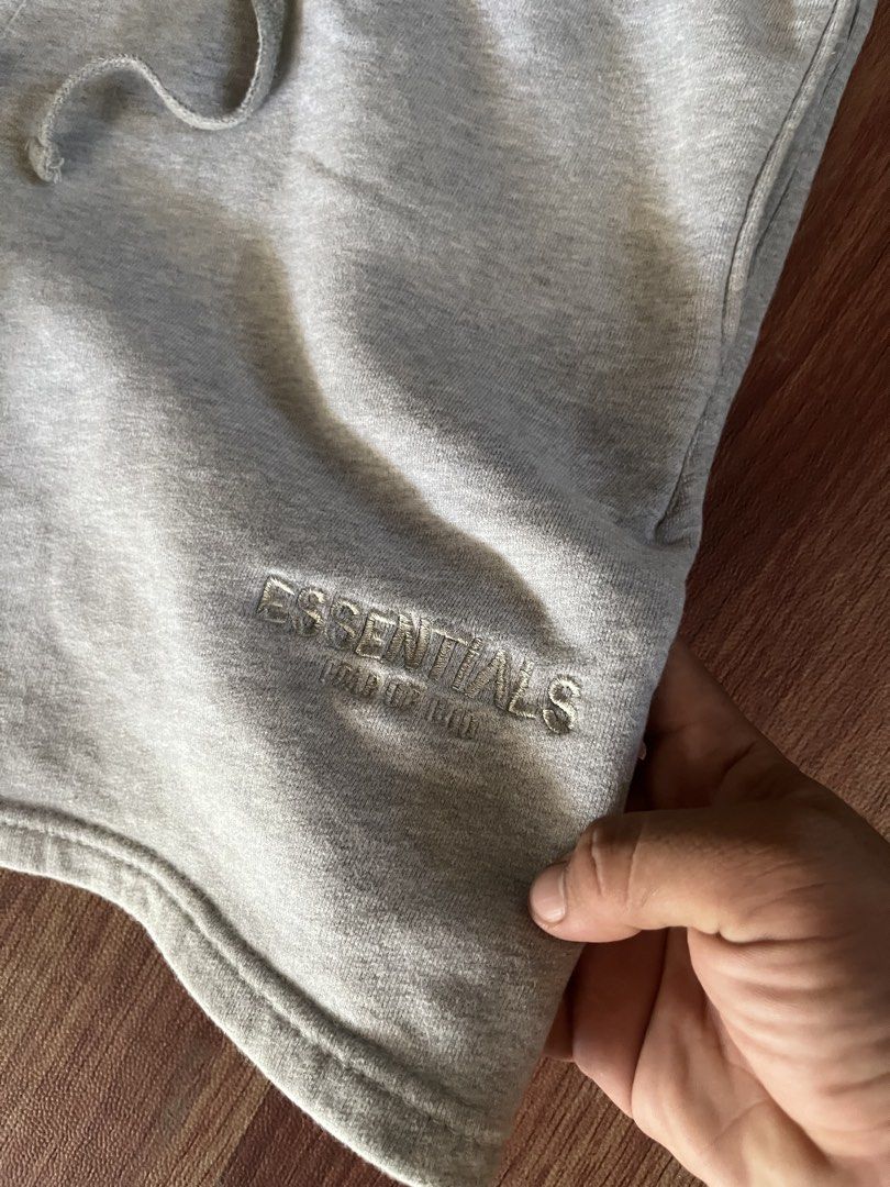 ESSENTIALS SWEAT SHORT (Category: Shorts) located in Asuncion (Saug). Submitted by carls_thrift21 (Listing ID 1461257020, Image 2). Description: ESSENTIALS Size: Medium(30-33) Dimes: 19.4/18 Excellent Condition 10/10 Color Rate 📩📥.