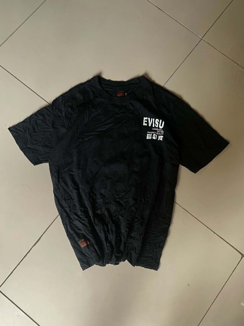 EVISU T-SHIRT (Category: Formal Shirts) located in Amlan (Ayuquitan). Submitted by redeilknt (Listing ID 1461253560, Image 2). Description: EVISU LARGE FITTING AUTHENTIC NON ISSUE 9/10 COLORATE.