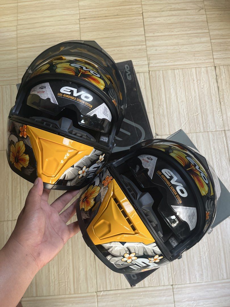 EVO XT-300 Flora couple helmet set (Category: Helmets and other Riding Gears) located in Hagonoy. Submitted by ianthrift_ph (Listing ID 1461244032, Image 3). Description: original evo helmet size xxl and xl (couple set) slightly used complete inclusion (box,card, manual etc.) no major flaws UNLI VOUCH/VC NO COD/COP JNT COURIER GCASH MODE OF PAYMENT 📍Mindanao, Davao del sur, Hagonoy..