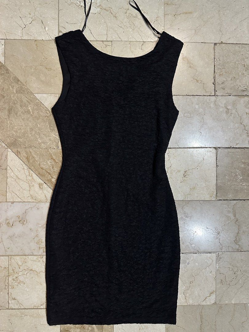 F21 black dress (Category: Dresses) located in Manila. Submitted by brownbutterlatte (Listing ID 1461231636, Image 2). Description: .