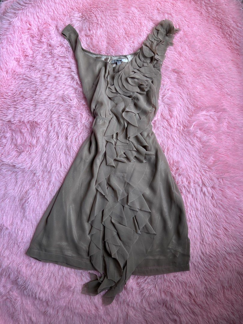 Fairycore Earthtone Chiffon Mini Dress (Category: Dresses) located in Liloan. Submitted by fairymary.ph (Listing ID 1461321946, Image 1). Description: READ BIO BEFORE BUYING✨ size: s-m tag: papaya has minor flaw but unnoticeable mesh/silk 8/10.