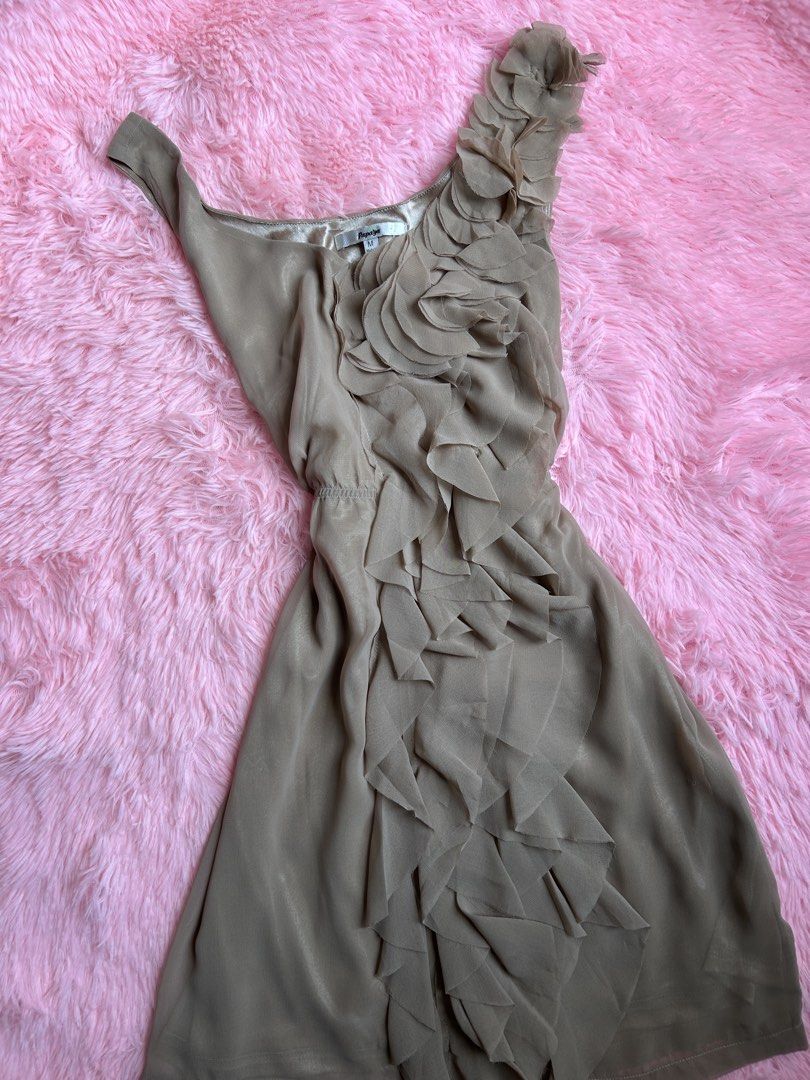 Fairycore Earthtone Chiffon Mini Dress (Category: Dresses) located in Liloan. Submitted by fairymary.ph (Listing ID 1461321946, Image 2). Description: READ BIO BEFORE BUYING✨ size: s-m tag: papaya has minor flaw but unnoticeable mesh/silk 8/10.