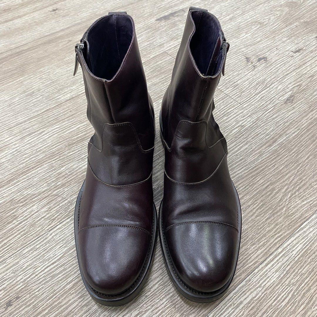 Ferragamo - Palace Leather Boots (Category: Boots) located in San Miguel. Submitted by stylecycle. (Listing ID 1461257692, Image 2). Description: Ferragamo - Palace Leather Boots Authentic Size : 7 Condition : 9.8/10 .