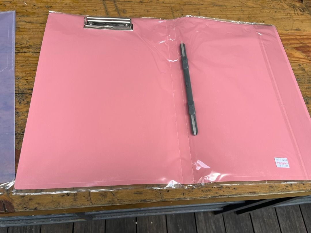 file folder （分類：文具）位於 Hong Kong。 由 bigbigsaleee 提交（商品編號 1461115782，圖片 2）。簡介： $30/2浅色 $15/2深色。