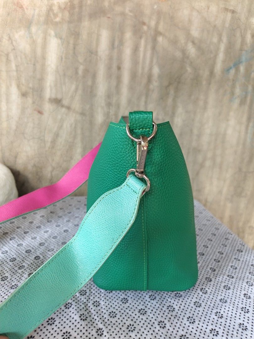 Find Kapoor bucket style (Category: Shoulder Bags) located in Manila. Submitted by ukay-ukaybylyn (Listing ID 1461124553, Image 3). Description: good condition 💯 minimal color transfer kita sa picture likod nya.