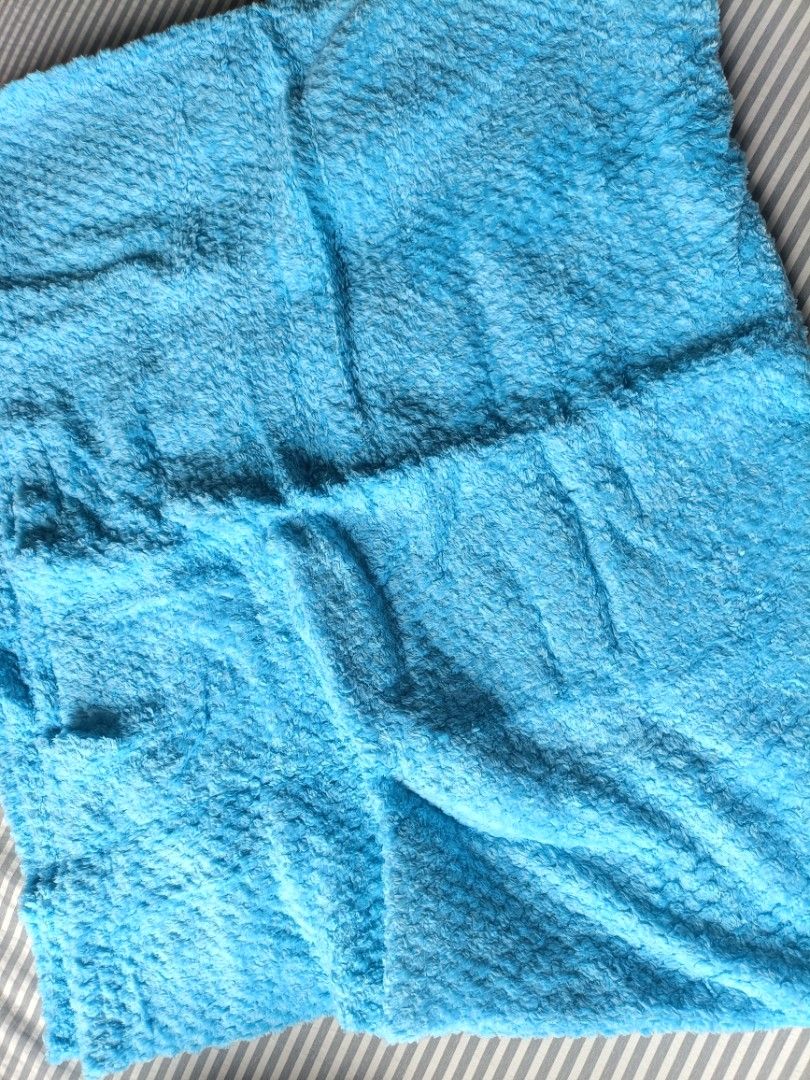 Fleece Blanket (Category: Bedding & Towels) located in Muntinlupa City. Submitted by nkhernande06409 (Listing ID 1461275811, Image 1). Description: .