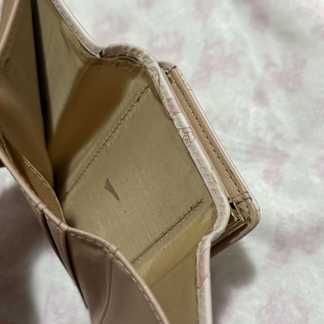 For take all wallets (Category: Wallets & Card holders) located in Santiago. Submitted by maimerodiii (Listing ID 1461321625, Image 3). Description: these are all preloved, so please manage your expectations. For take all only! J&T shipping only.