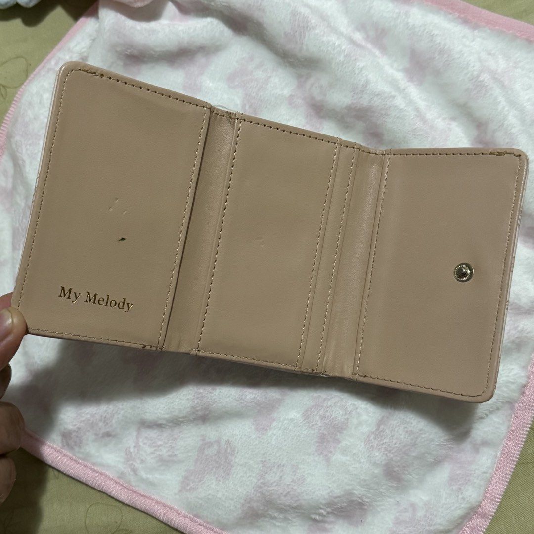 For take all wallets (Category: Wallets & Card holders) located in Santiago. Submitted by maimerodiii (Listing ID 1461321625, Image 2). Description: these are all preloved, so please manage your expectations. For take all only! J&T shipping only.