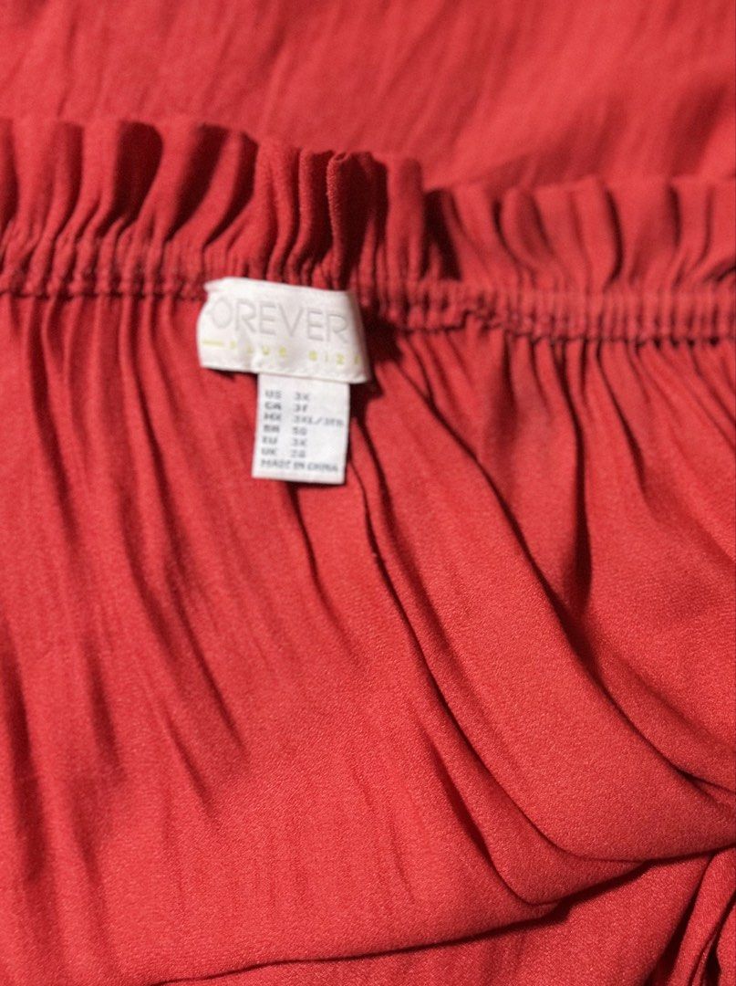 FOREVER21 (Category: Blouses) located in Davao. Submitted by sart0ria85 (Listing ID 1461260224, Image 2). Description: Red Bohemian blouse in an adjustable with or without shoulder sleeves. 100% POLYESTER MADE IN CHINA 🇨🇳 XXL. XXLARGE/SIZE 12-14 VERY GOOD CONDITION (89/100).